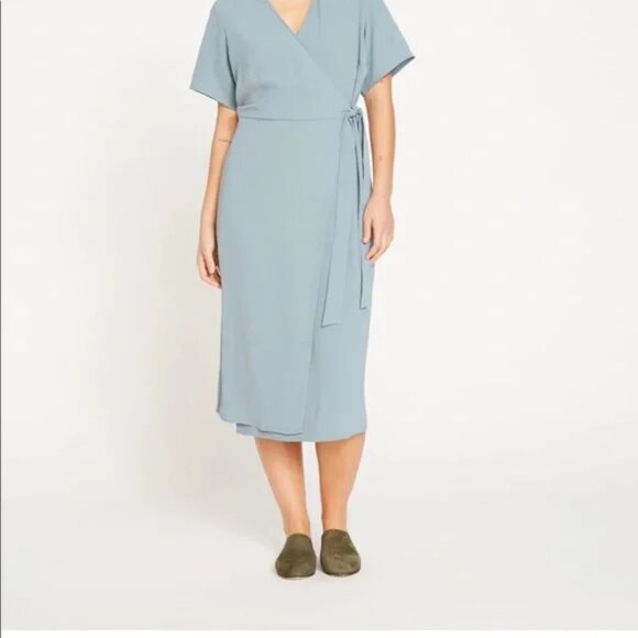 NWT - Universal Standard Airy Crepe Wrap Dress - M(18/20) - Goblin Blue - Picture 2 of 8